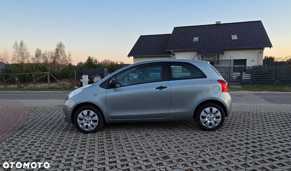 Toyota Yaris 1.0 VVT-i - 7