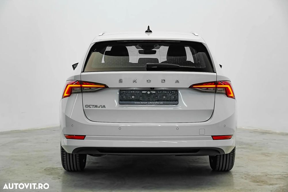 Skoda Octavia Combi 2.0 TDI DSG First Edition - 14