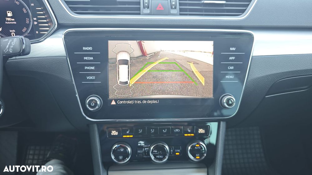 Skoda Superb 2.0 TDI DSG Ambition - 11
