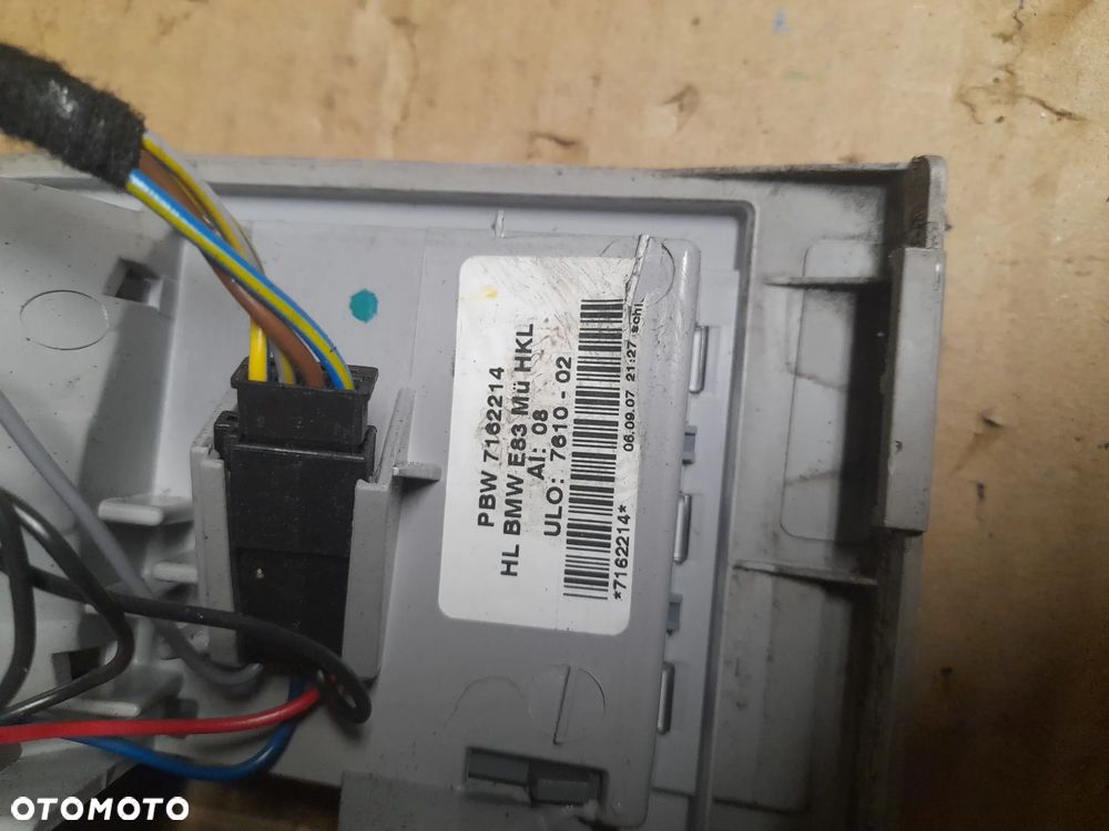 LAMPA PRAWY TYŁ W KLAPĘ BMW X3 E83 nr 7162214 - 5