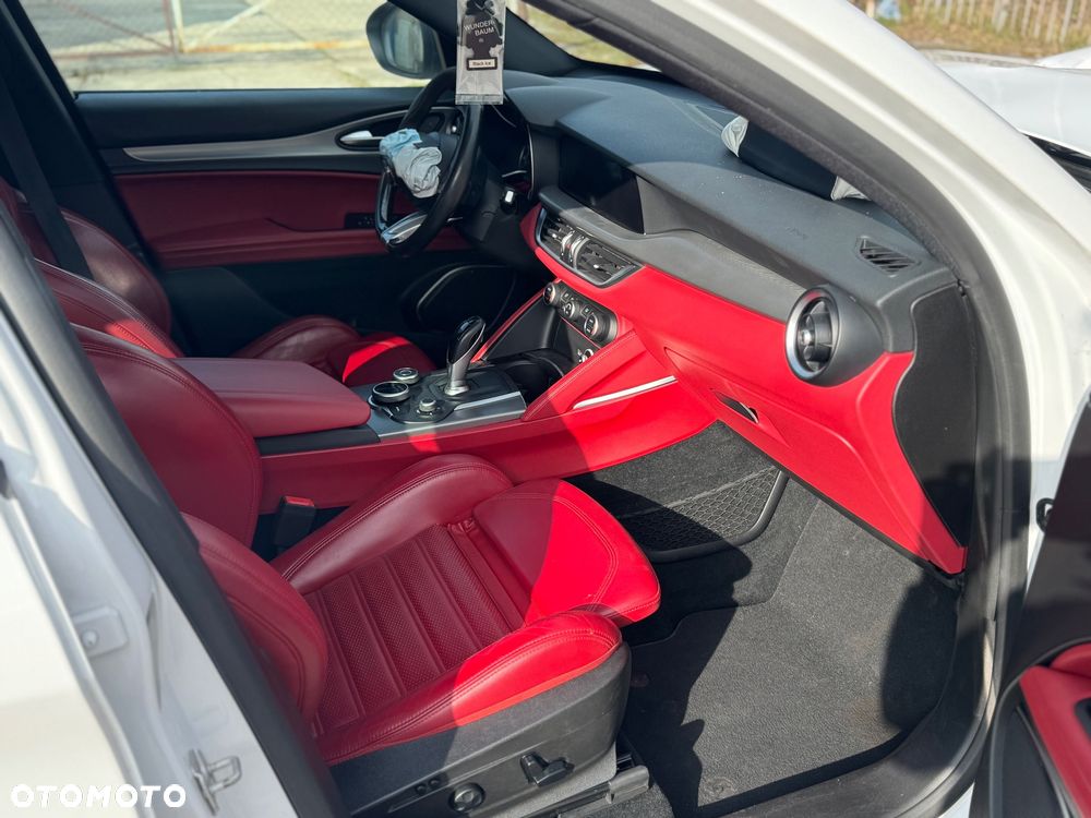 Alfa Romeo Stelvio 2.0 Turbo Veloce Q4 - 22