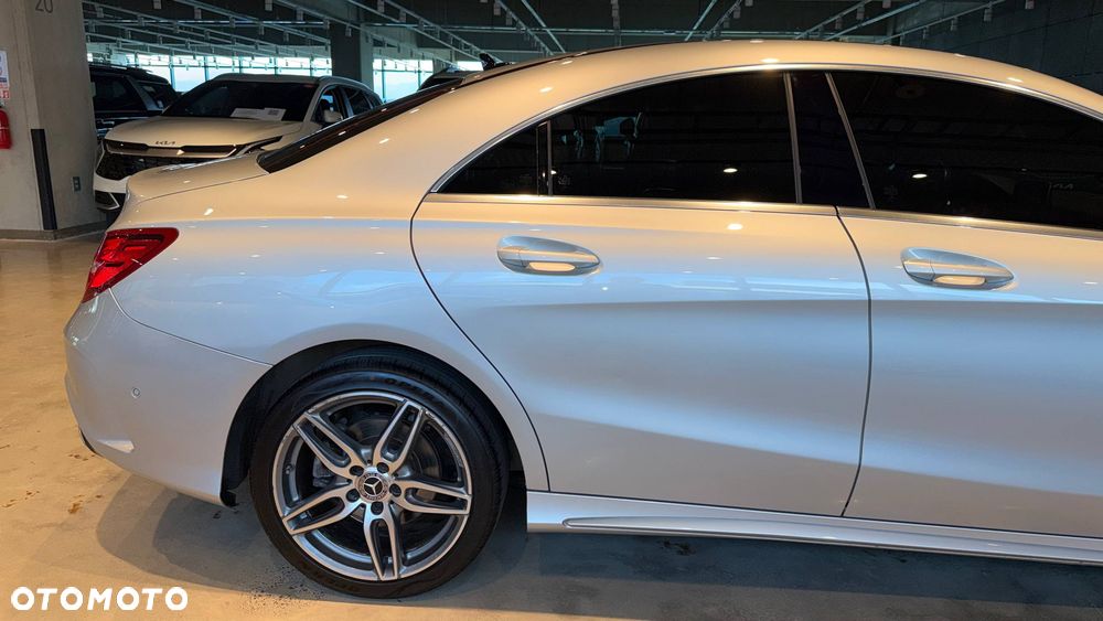 Mercedes-Benz CLA 220 4-Matic AMG Line - 4