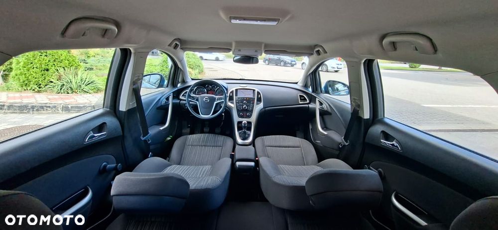 Opel Astra 1.6 Turbo Design Edition - 9