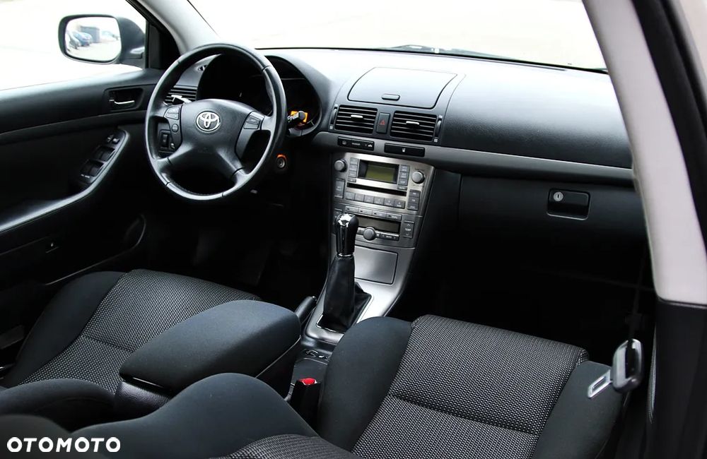 Toyota Avensis 1.8 VVT-i Sol Premium - 28