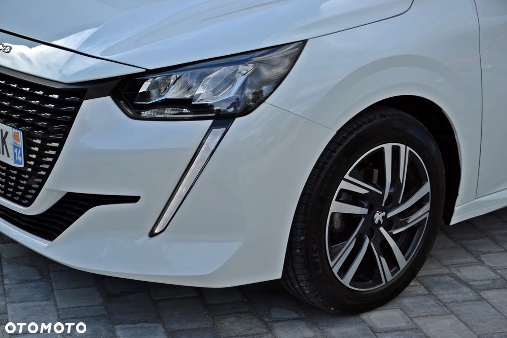 Peugeot 208 - 17