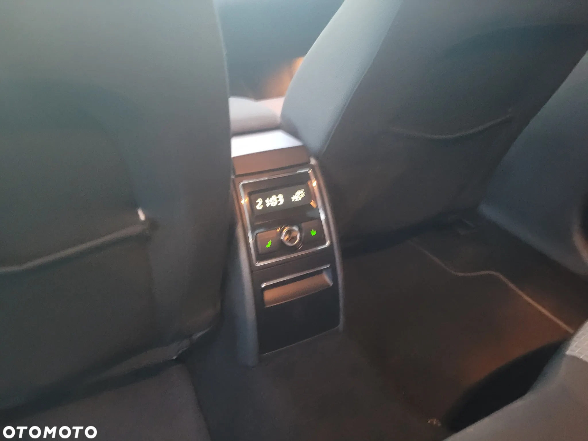 Skoda Superb 1.8 TSI Platinum DSG - 9