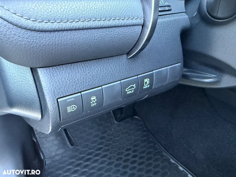 Toyota Camry Business Edition - 15