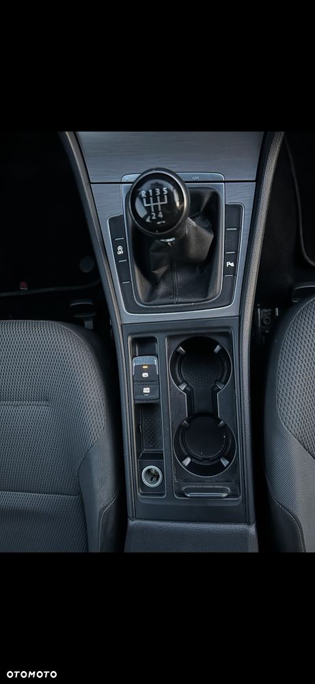 Volkswagen Golf 1.6 TDI BlueMot Comfortline - 14