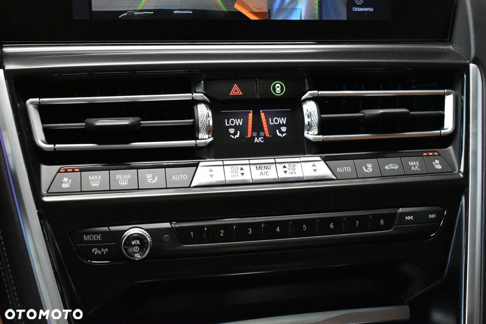 BMW Seria 8 - 18