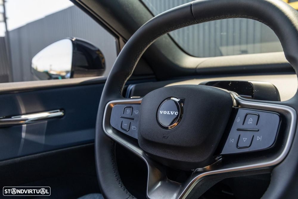 Volvo EX30 69 kWh Single Motor Extended Range Black Edition - 51