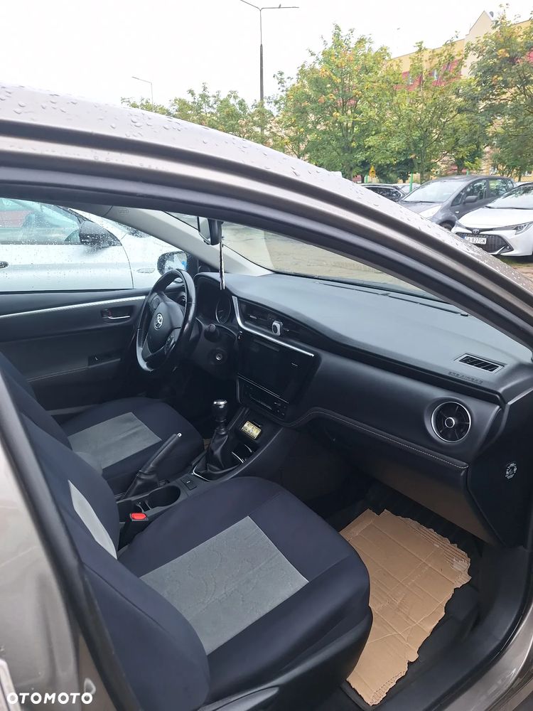 Toyota Corolla 1.6 Comfort - 5