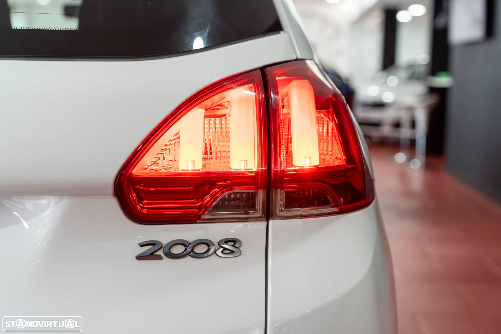 Peugeot 2008 1.6 BlueHDi Style - 34