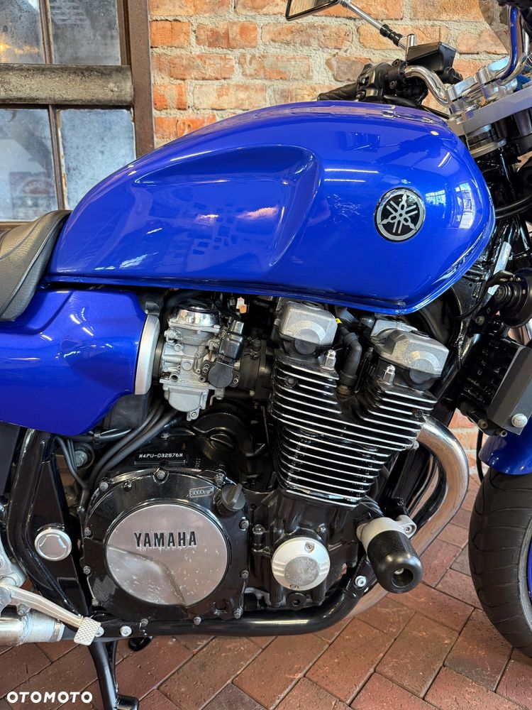 Yamaha XJR - 23