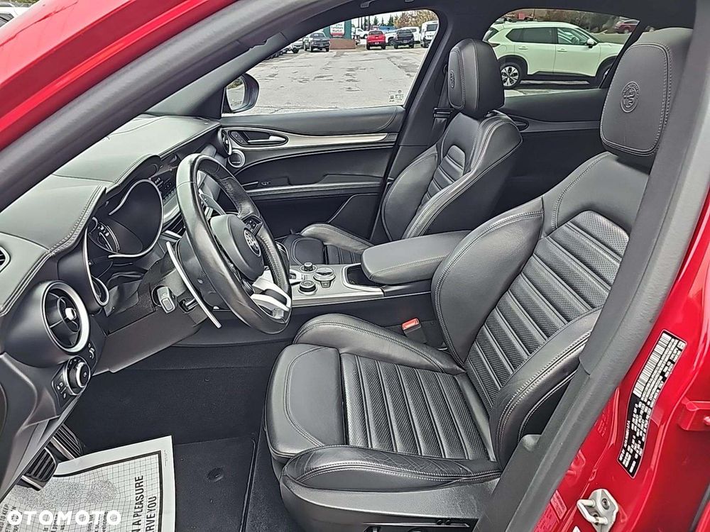 Alfa Romeo Stelvio 2.0 Turbo 16V AT8-Q4 Veloce Ti - 4