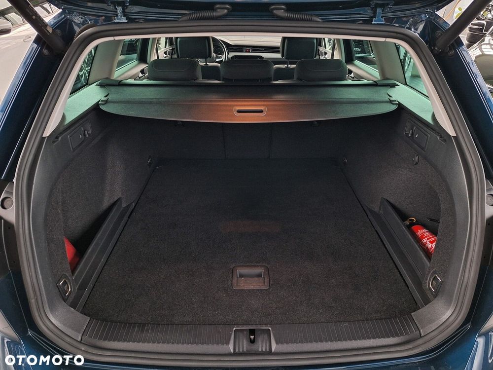 Volkswagen Passat - 13