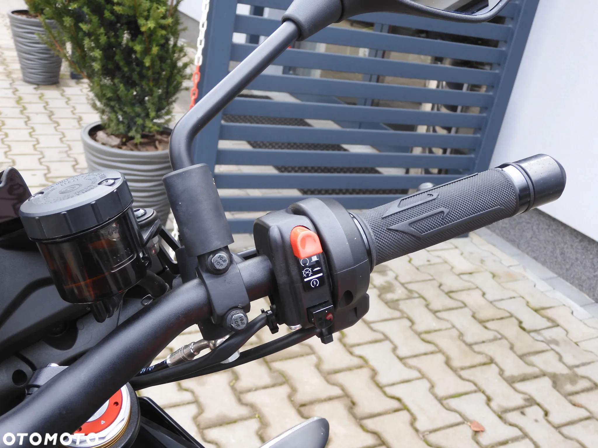 Aprilia Tuono - 23