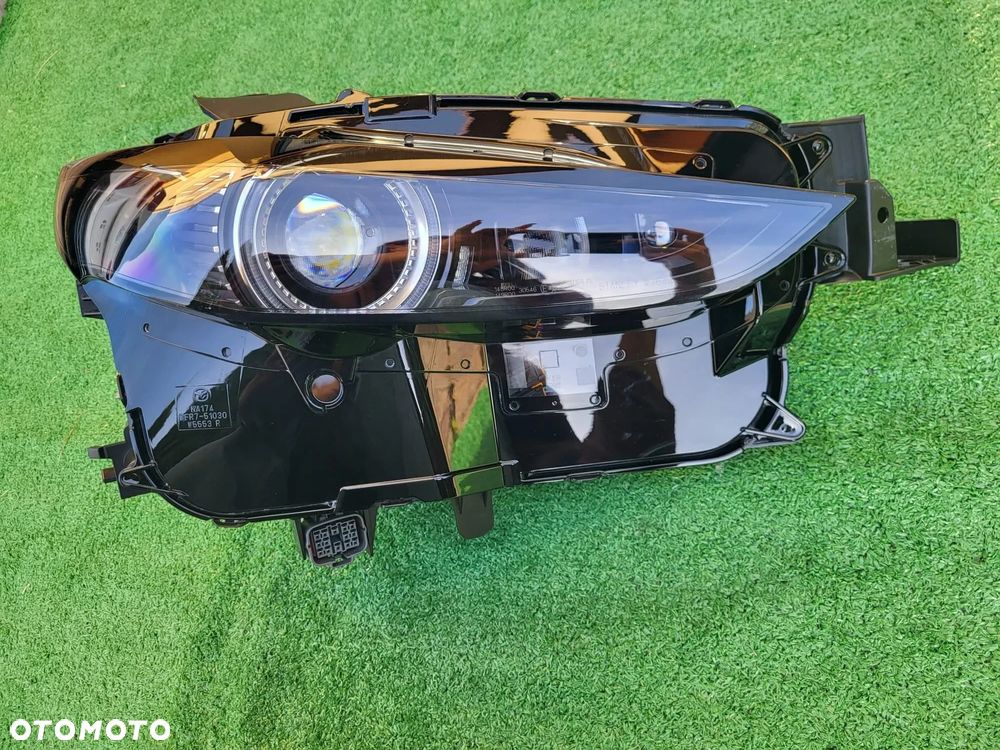MAZDA CX-30 CX30 Reflektor Lampa LED prawa prawy przód DPTJ67890 DFR751030 S FULL LED