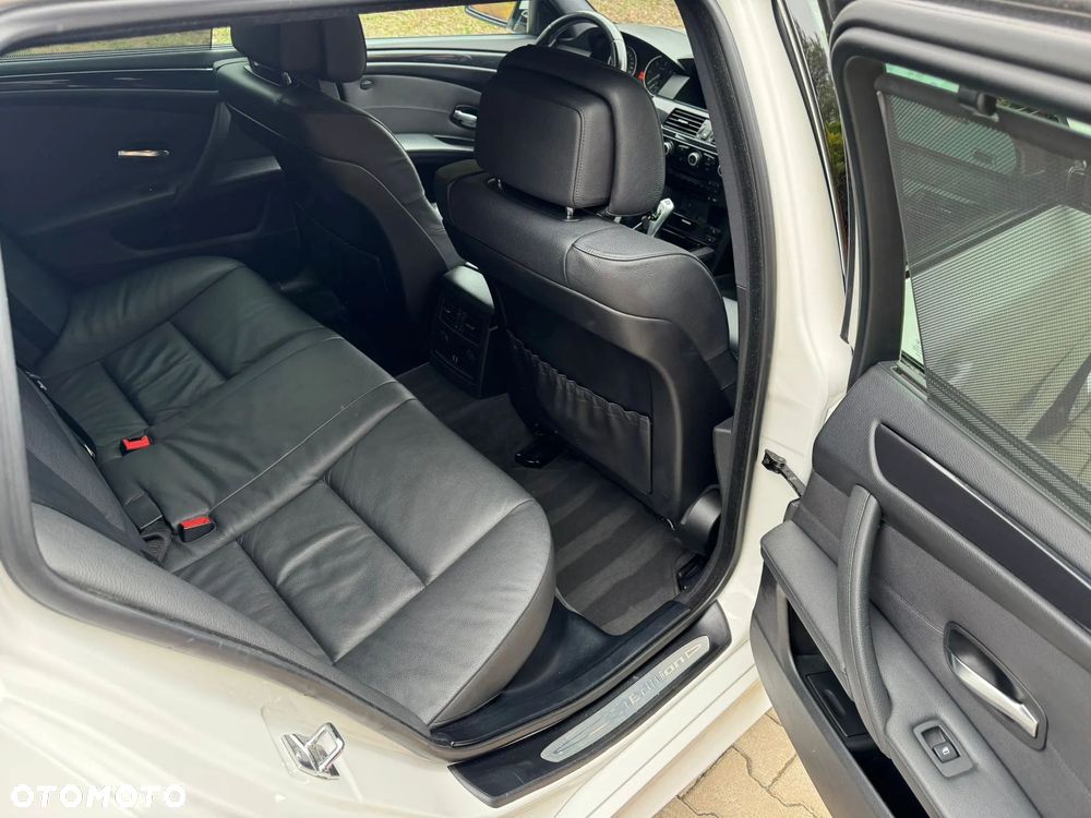 BMW Seria 5 530d Edition Sport - 14