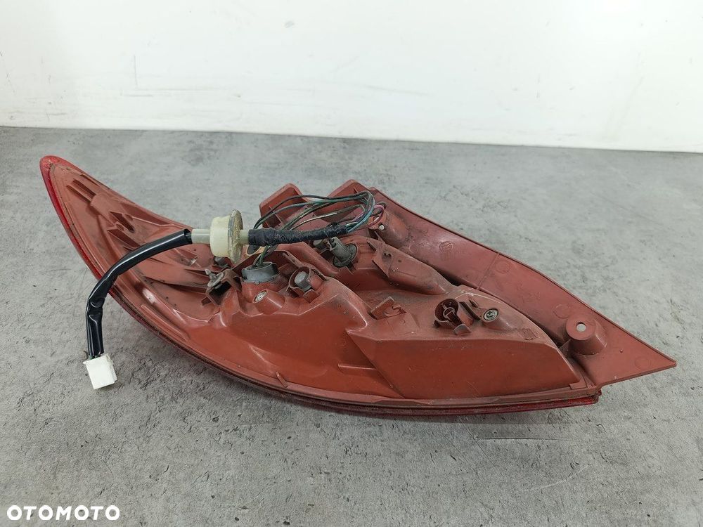 LAMPA TYLNA PRAWA MAZDA 2 II D65151150  P5776R STANLEY HATCHBACK - 6