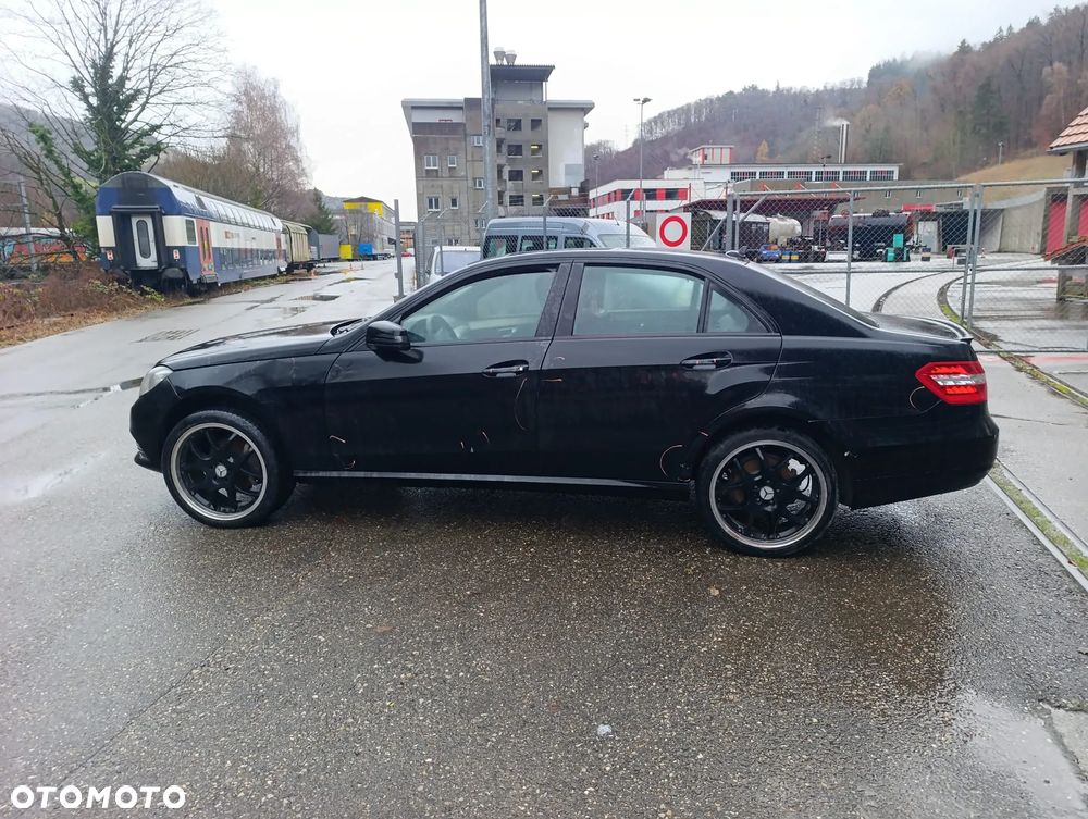Mercedes-Benz Klasa E 63 AMG S 4Matic AMG Speedshift MCT - 6