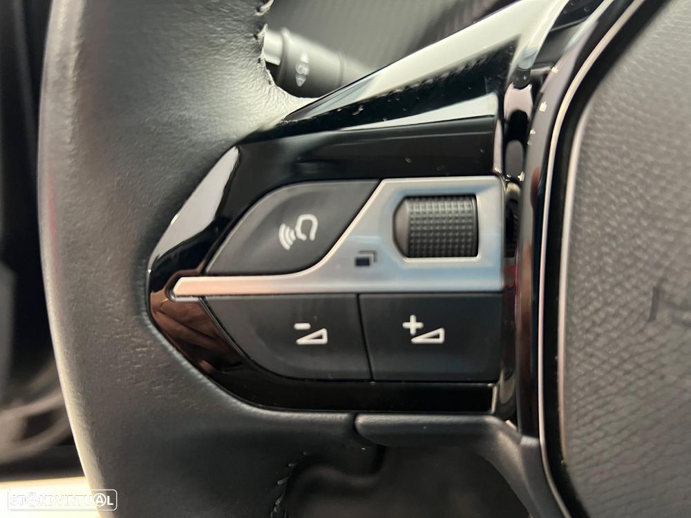 Peugeot 2008 1.5 BlueHDi Active Pack - 26