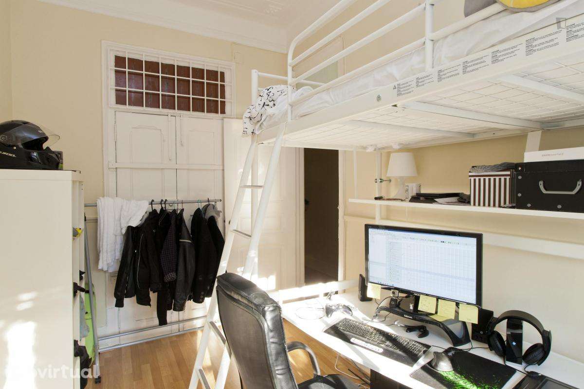 Quarto - localizado em São Sebastião Lisbon - Grande imagem: 2/15