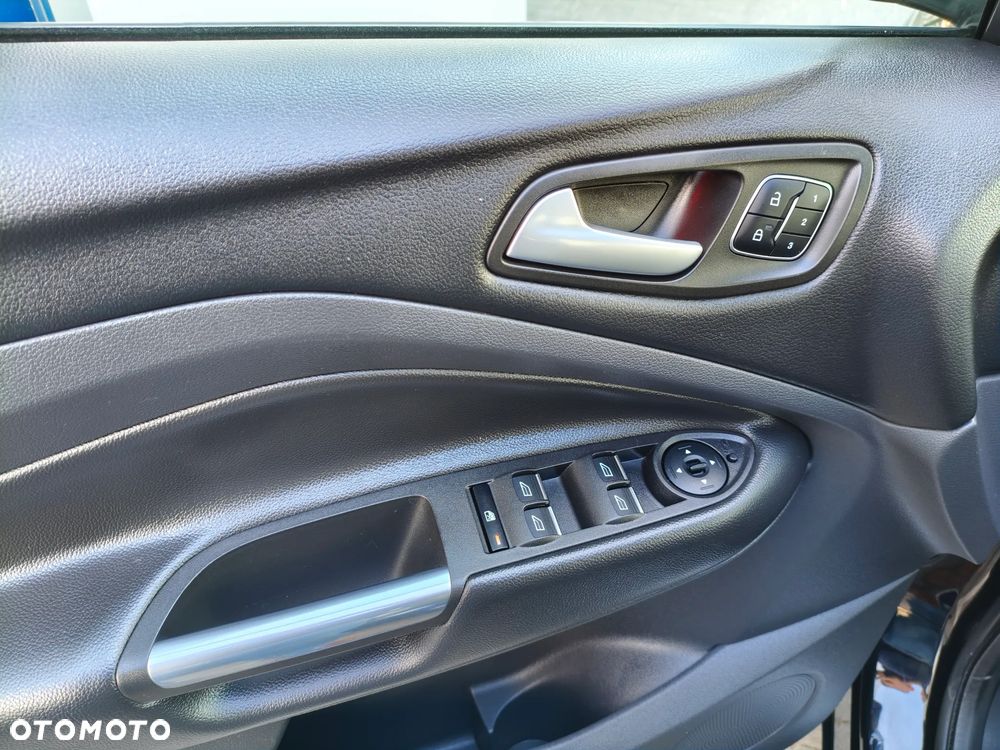 Ford Kuga 2.0 TDCi AWD Titanium - 27