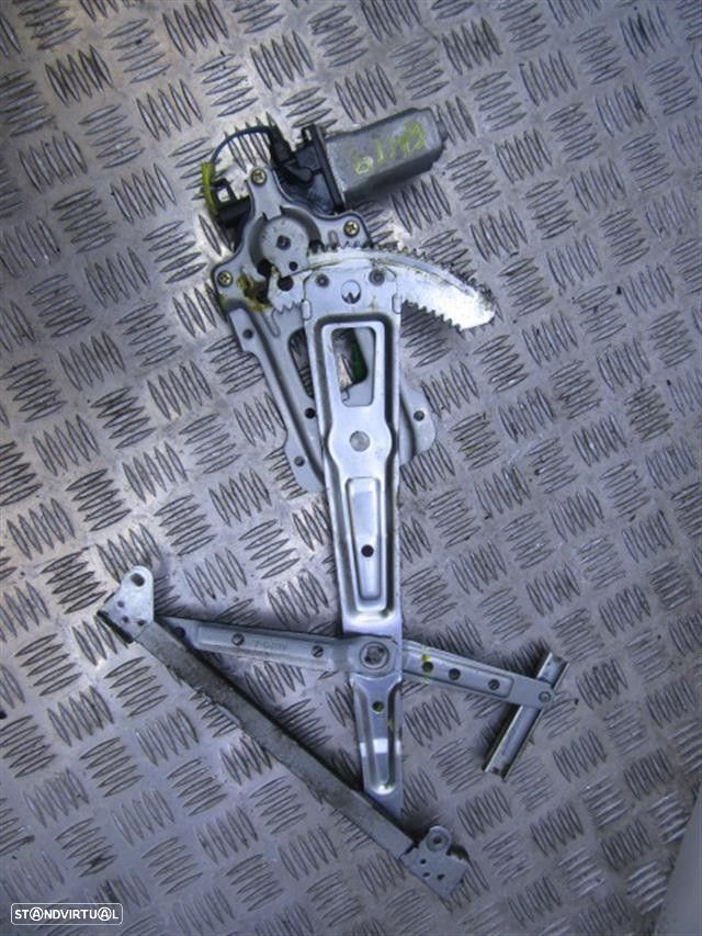 ELEVADOR TRASEIRO ESQUERDO SUBARU LEGACY 2.5 G - 1