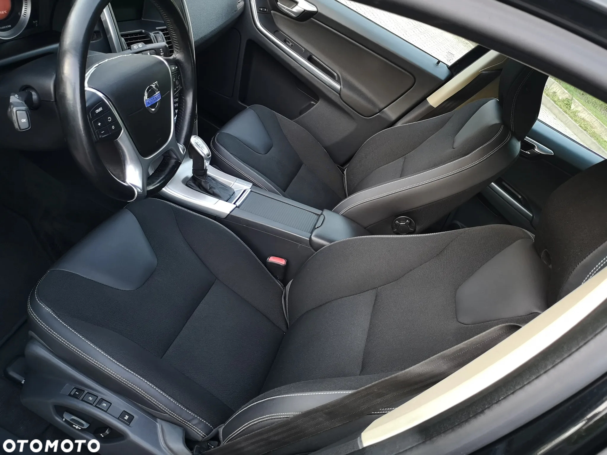 Volvo XC 60 D3 AWD Momentum - 5