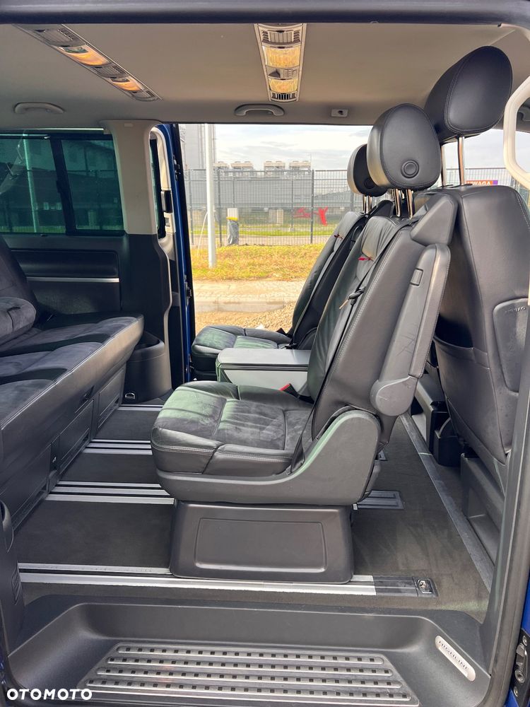Volkswagen Multivan - 24