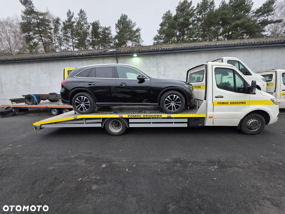 Mercedes-Benz Sprinter 519 - 21