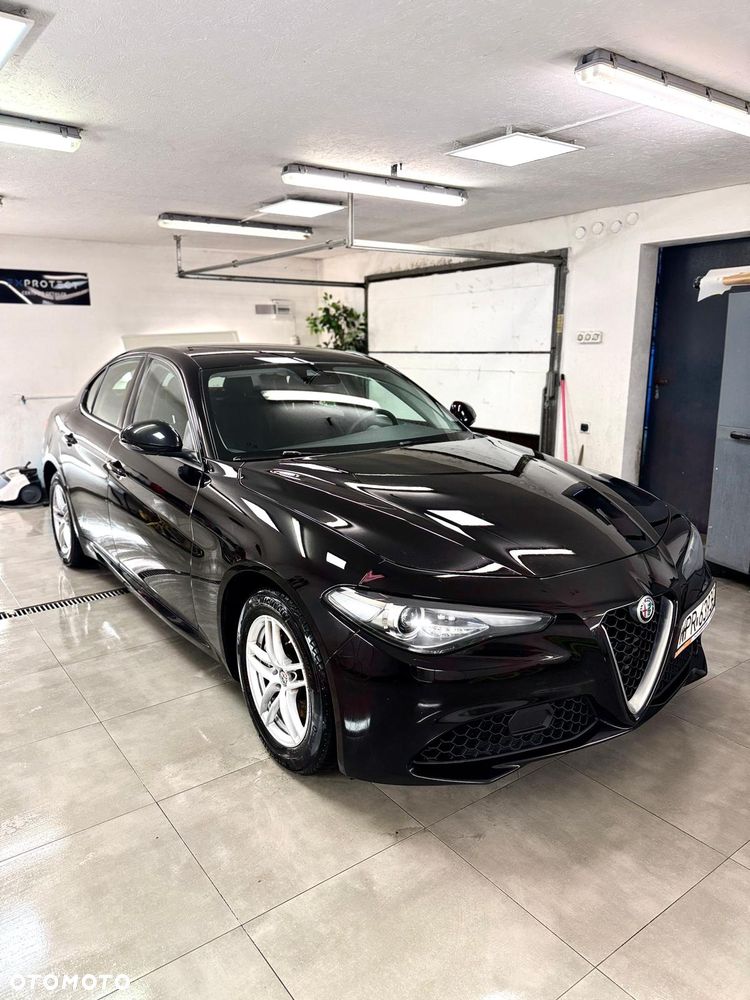 Alfa Romeo Giulia - 1