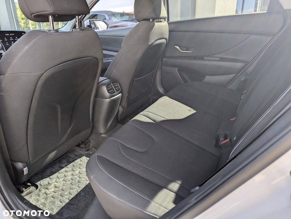Hyundai Elantra 1.6 Executive - 18