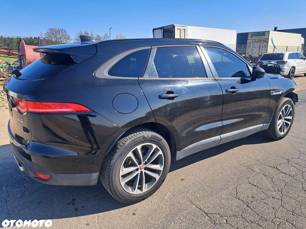 Jaguar F-Pace - 4
