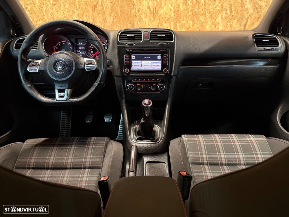 VW Golf 2.0 GTI - 13