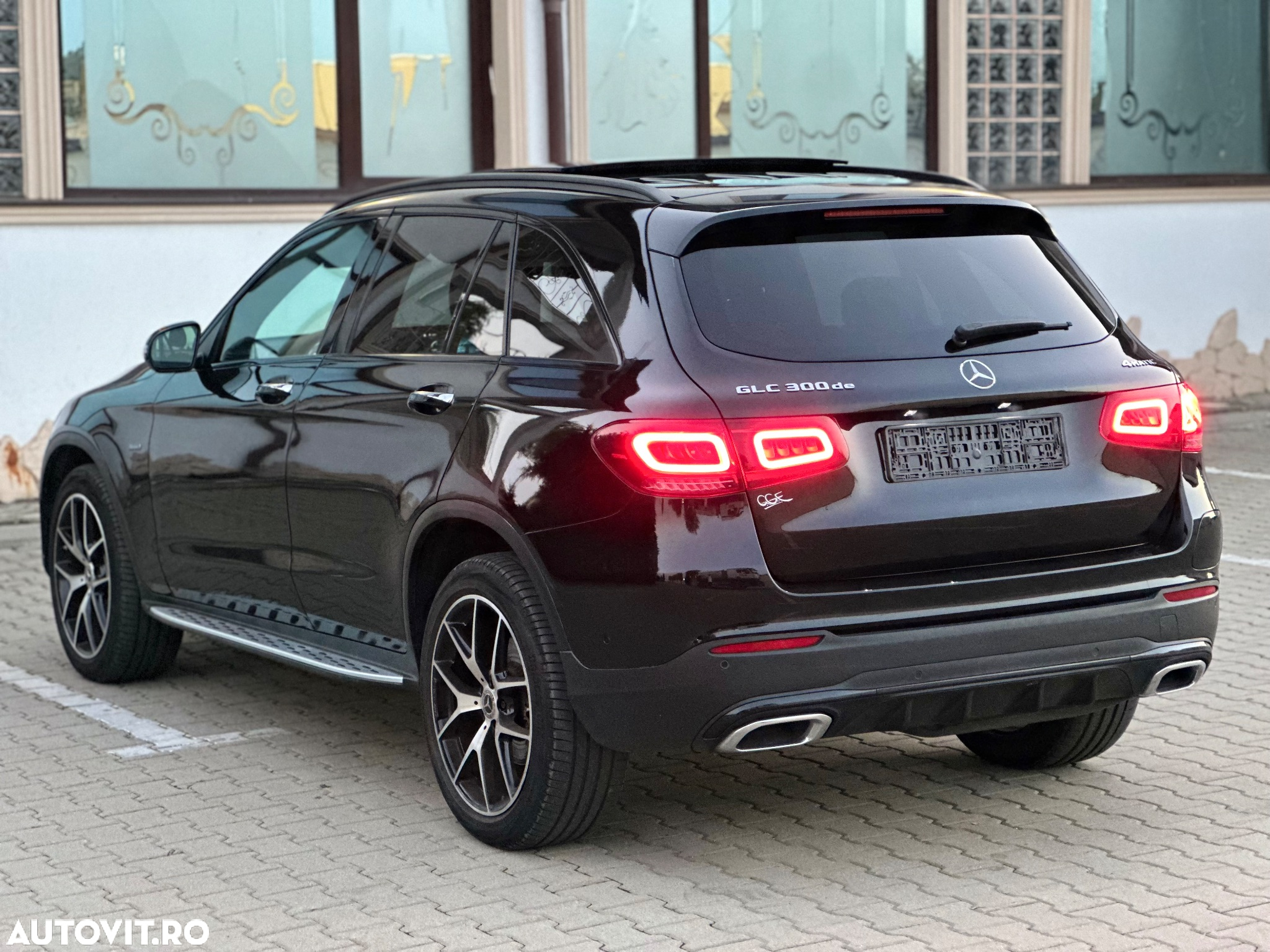 Mercedes-Benz GLC 300 de 4Matic 9G-TRONIC AMG Line Plus - 2