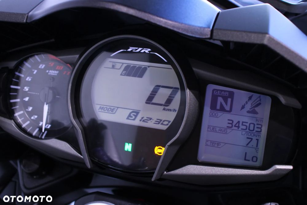 Yamaha FJR - 7