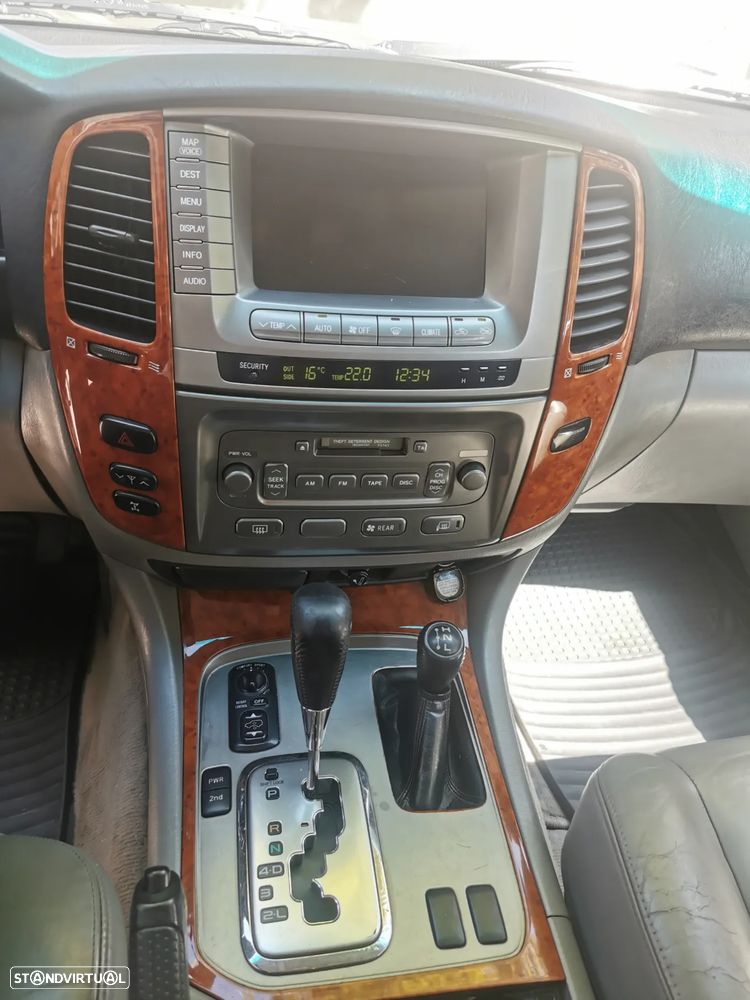 Toyota Land Cruiser - 14