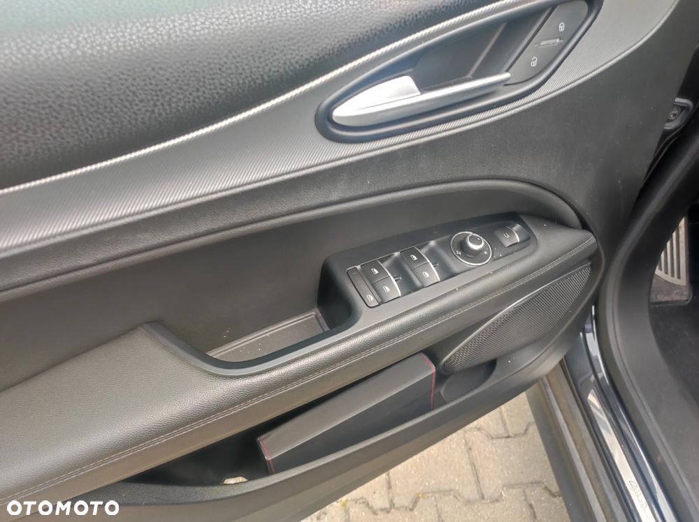 Alfa Romeo Stelvio 2.2 Diesel 16V AT8 Q4 Business - 14
