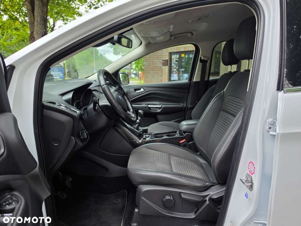 Ford Kuga - 13