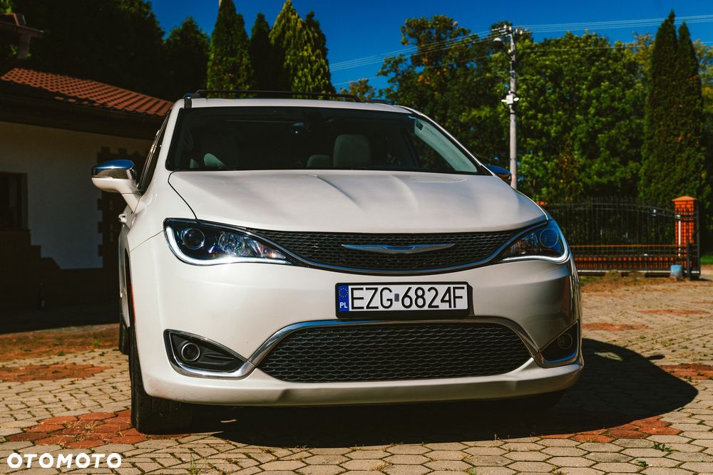 Chrysler Pacifica - 7