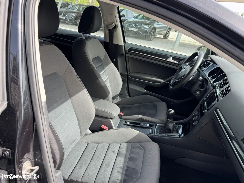 VW Golf 1.6 TDi Highline - 12