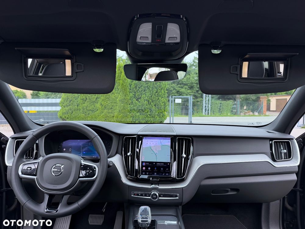 Volvo XC 60 B4 D AWD Plus Dark - 23