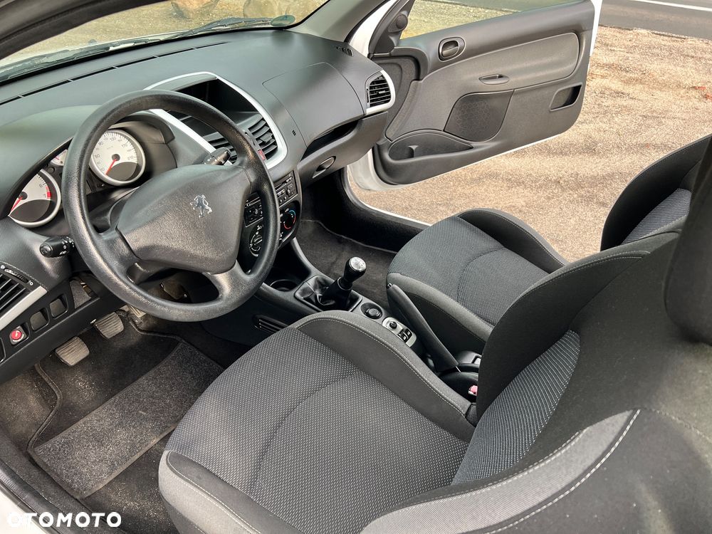 Peugeot 206 plus - 11