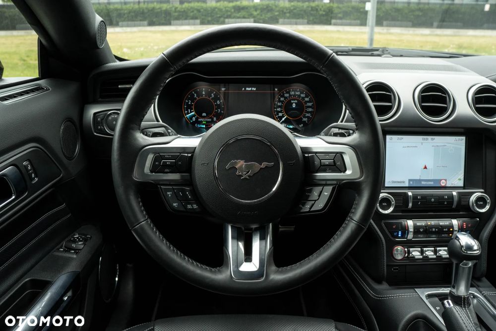 Ford Mustang - 25
