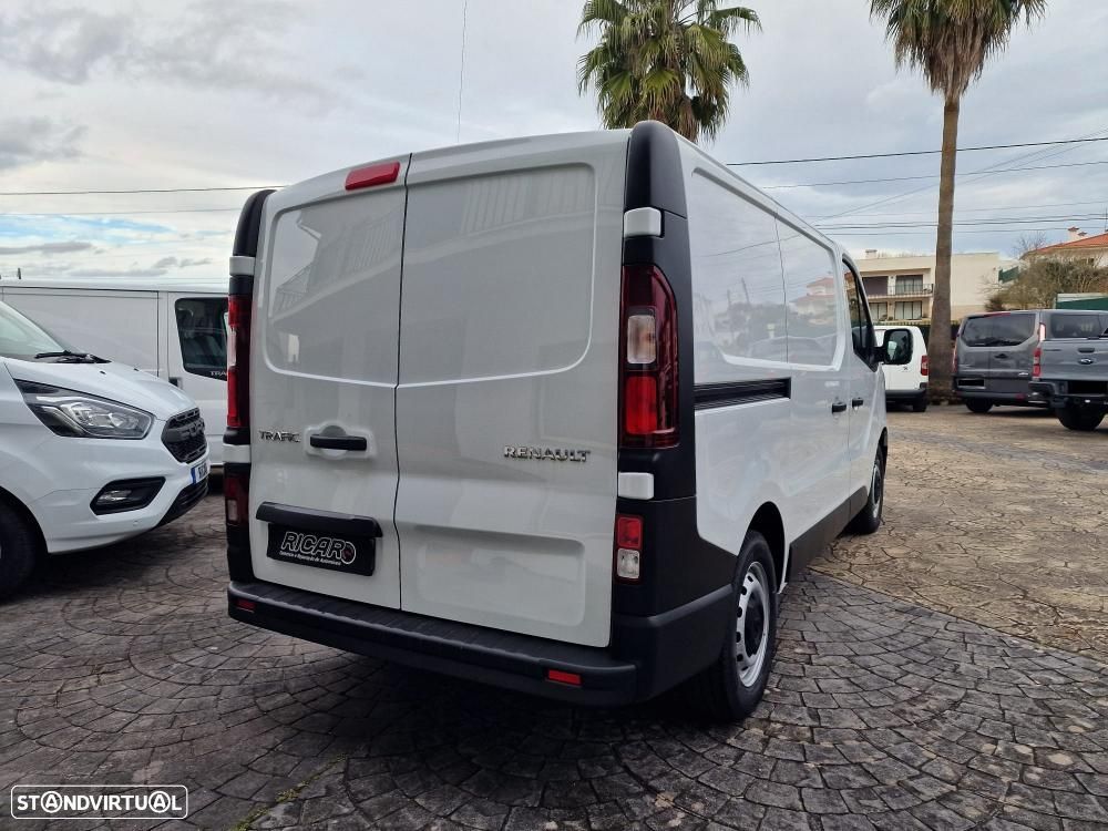 Renault Trafic L1H1 2.0 dci 120CV - 8