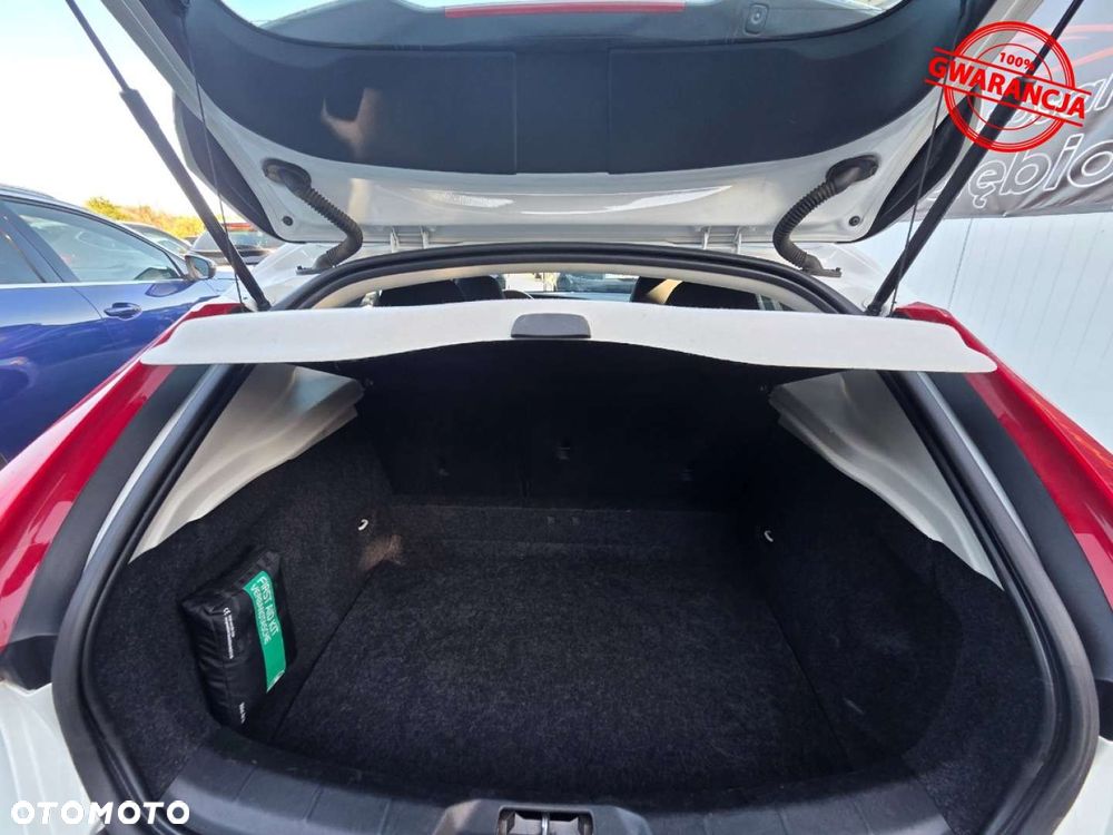 Volvo V40 D2 Drive-E Ocean Race - 32