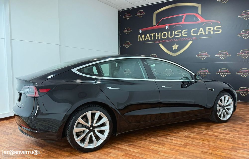 Tesla Model 3 - 5