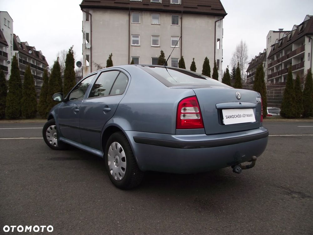 Skoda Octavia 1.6 Tour - 10