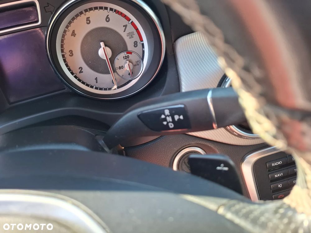 Mercedes-Benz GLA 250 7G-DCT - 15